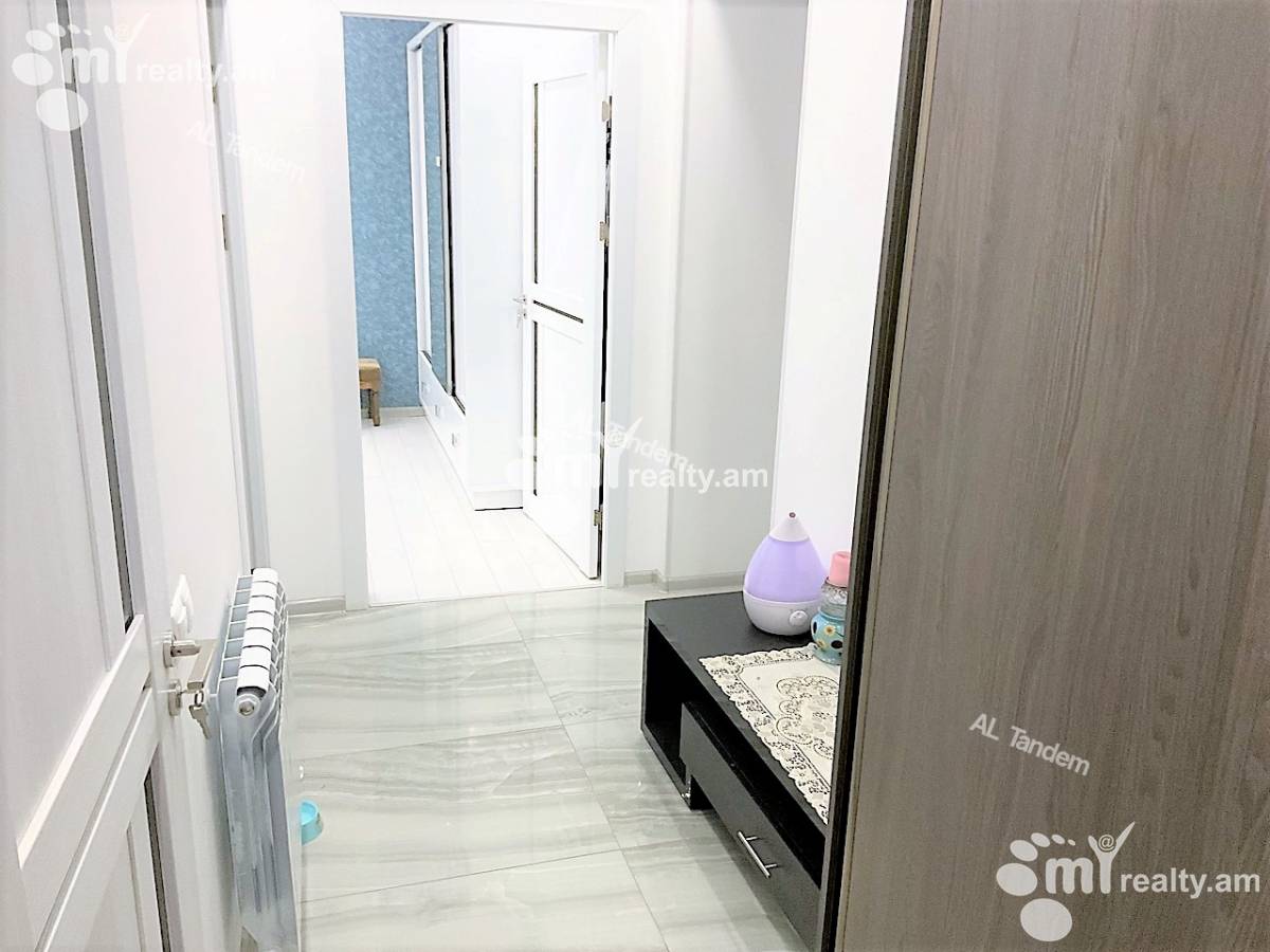 Купить 2 комнатную квартиру Маштоца пр, Центр Ереван, 139405