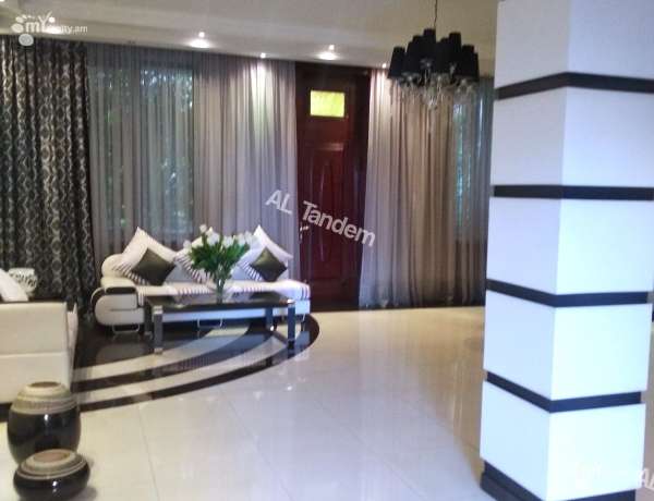 arandznatun-vardzakalutyun-Yerevan-Center