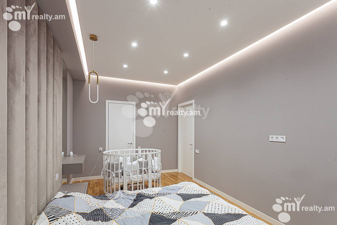 3 bedroom apartment for sale Amiryan St, Center Yerevan, 154445