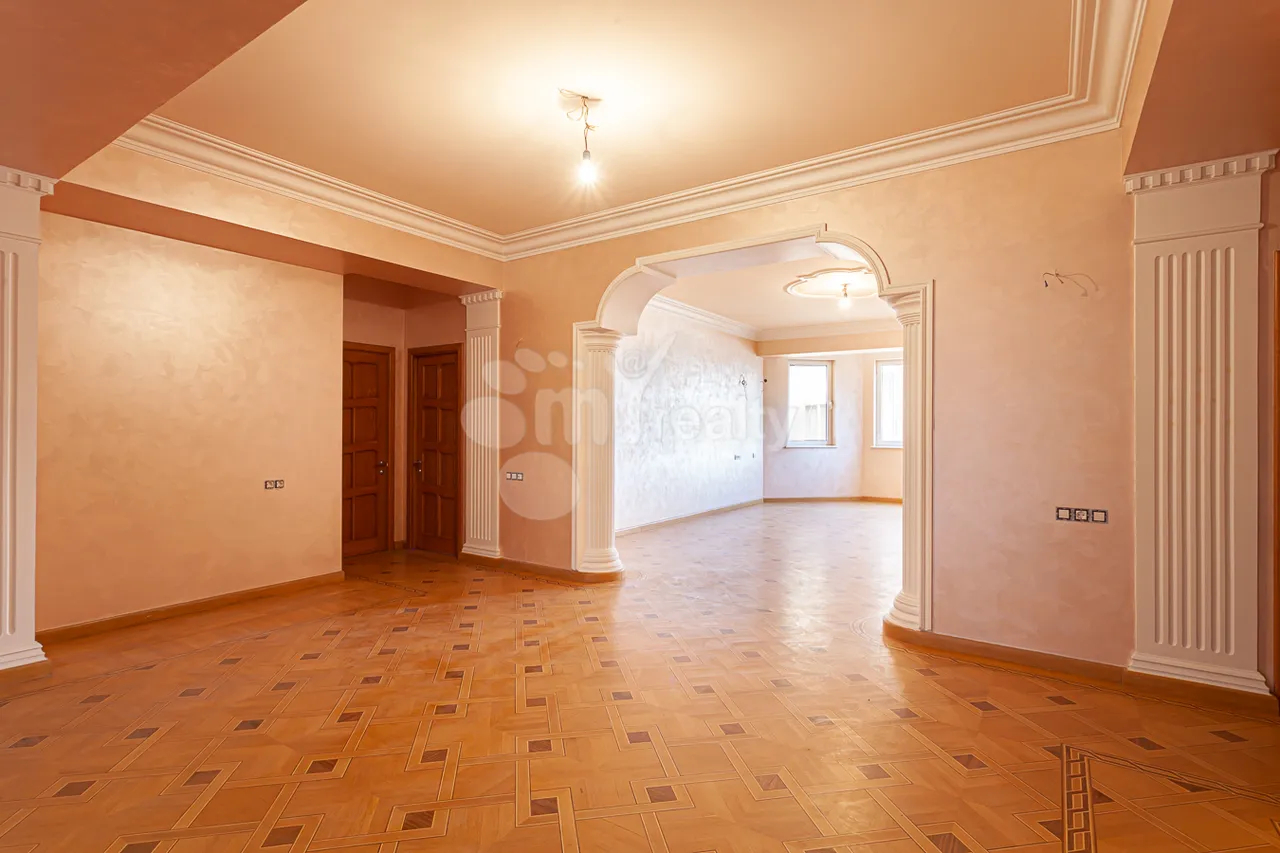 4 bedroom apartment for sale Teryan St, Center Yerevan, 160262