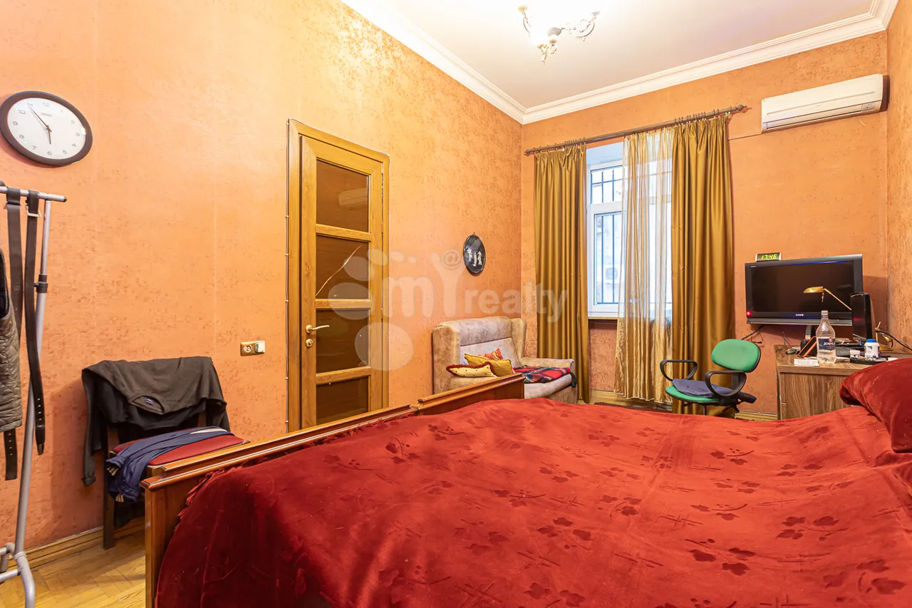 Купить 4 комнатную квартиру Туманян ул, Центр Ереван, 157656