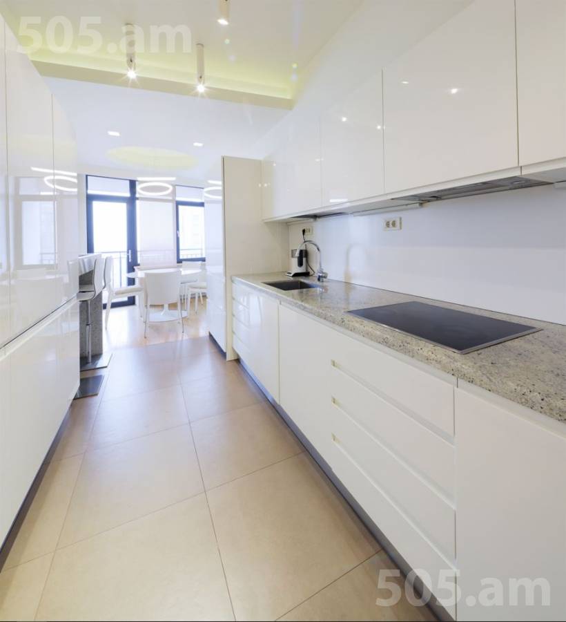 4 սենյականոց բնակարան  Վարդանանց փող, Կենտրոն Երևան, 146807