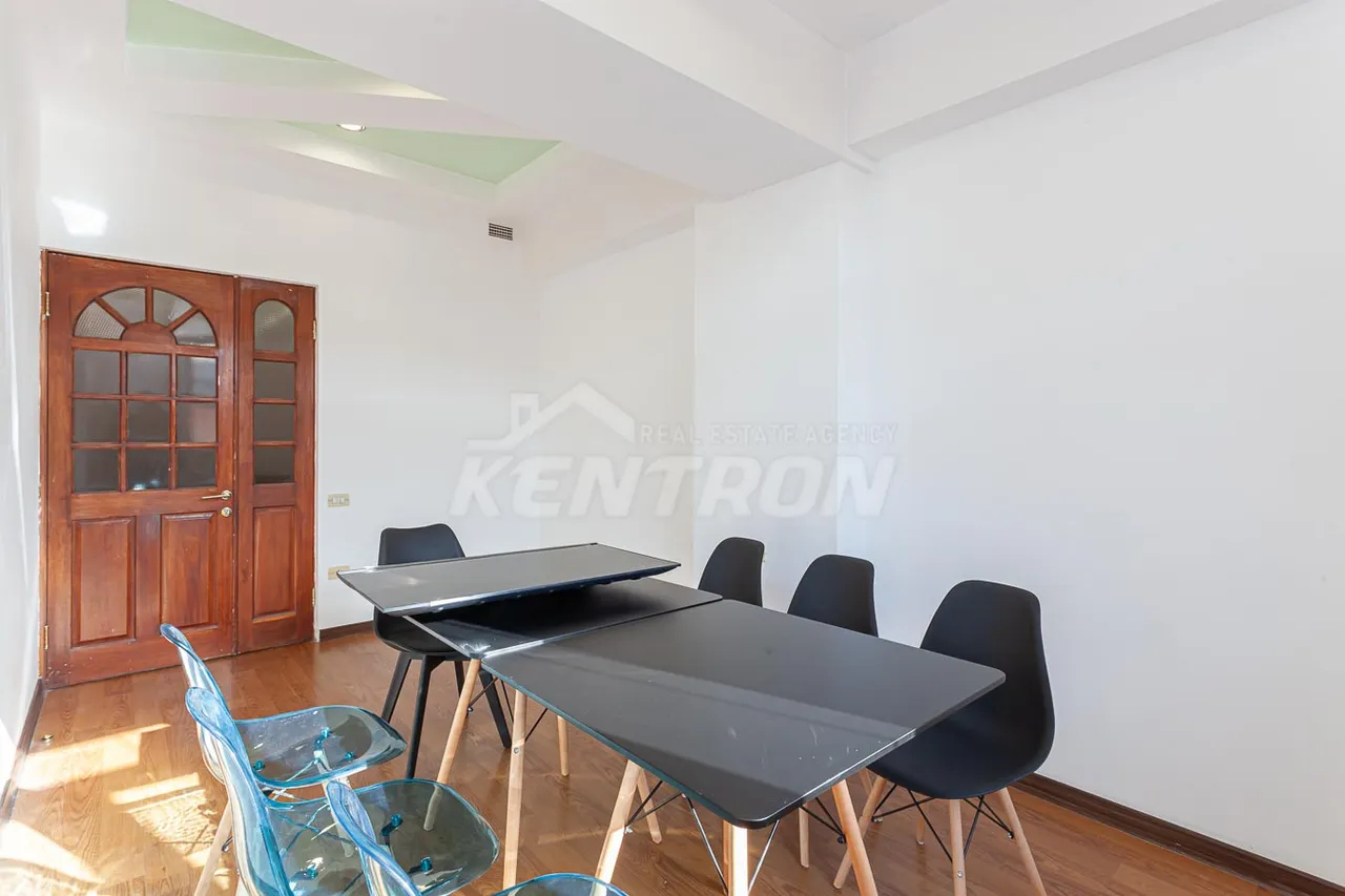 3 bedroom apartment for sale Abovyan St, Center Yerevan, 157550