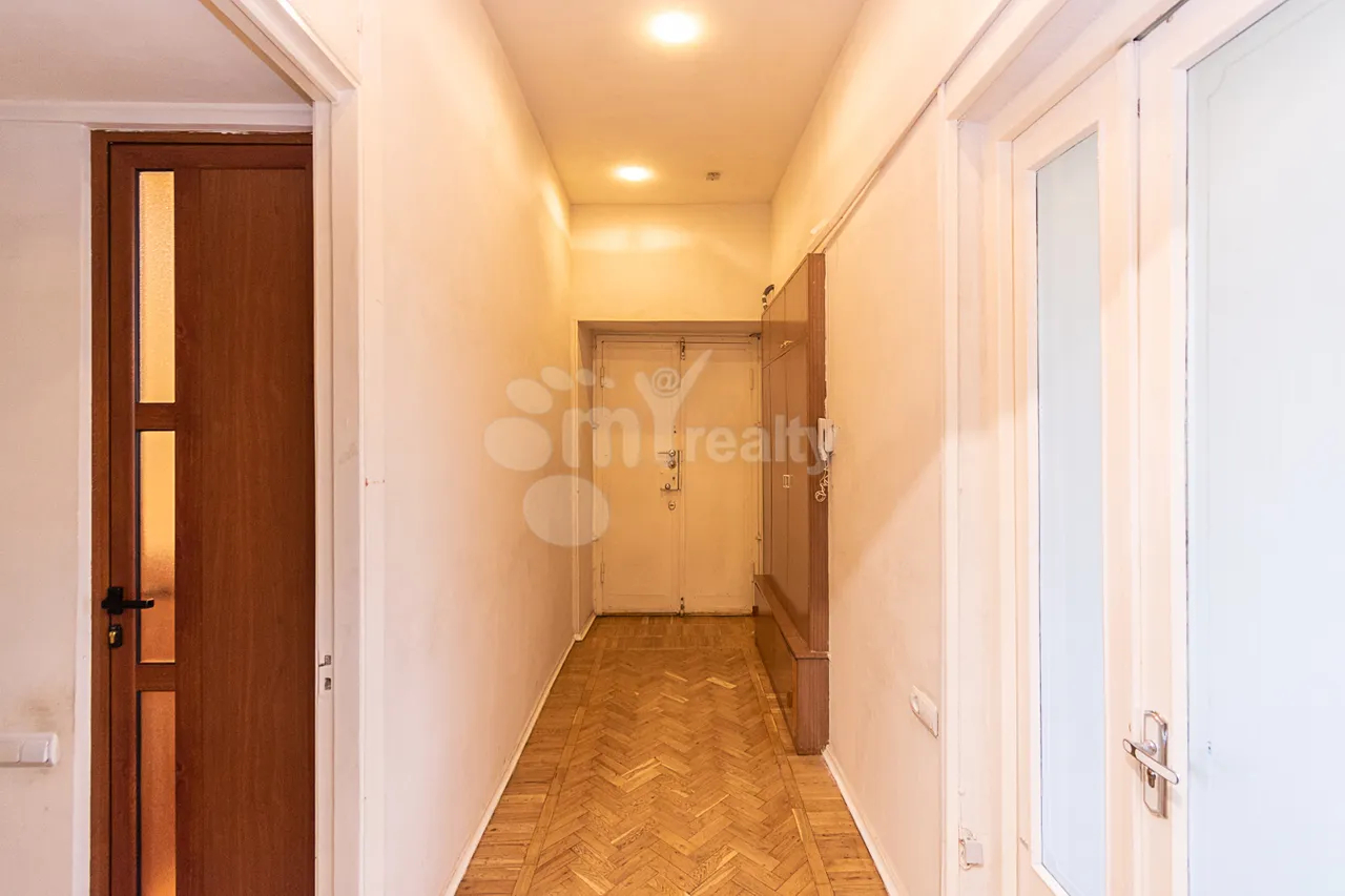 4 bedroom apartment for rent Mashtots Ave, Center Yerevan, 160196