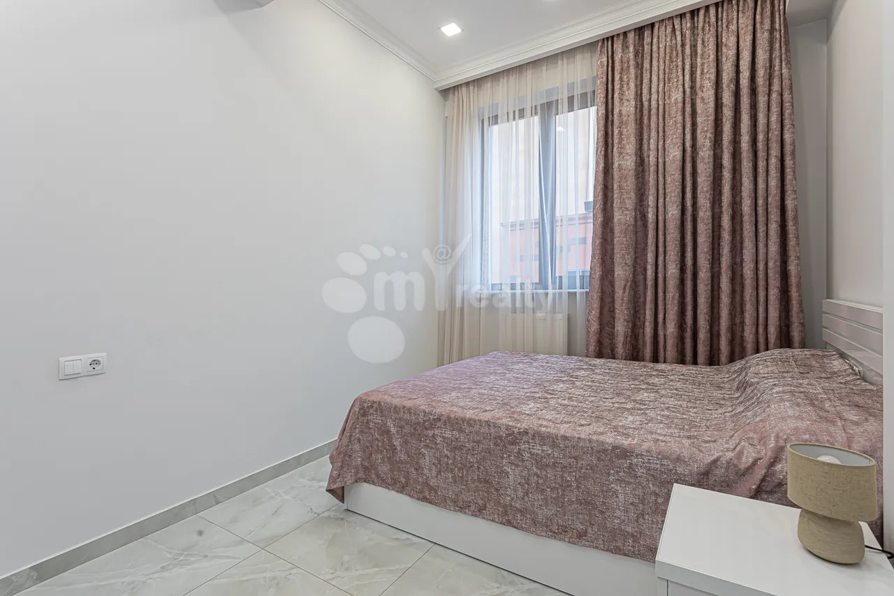 2 սենյականոց բնակարան վարձով Հանրապետության փող, Կենտրոն Երևան, 158041