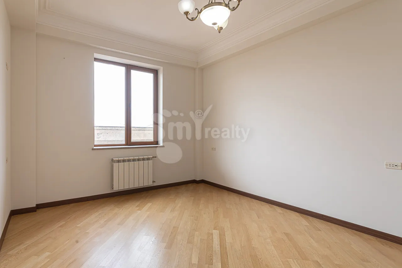 4 bedroom apartment for sale Vardanants St, Center Yerevan, 157558