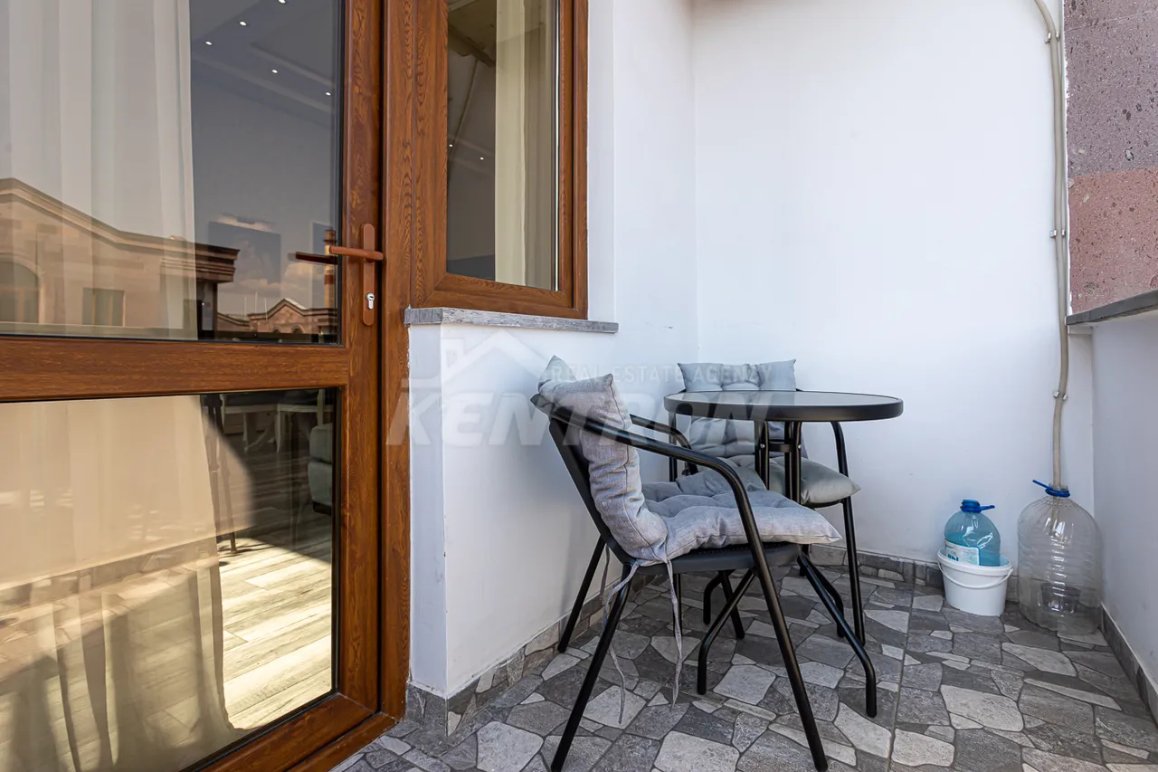 4 bedroom apartment for sale خیابان آدونس, عربگیر ایروان, 159644