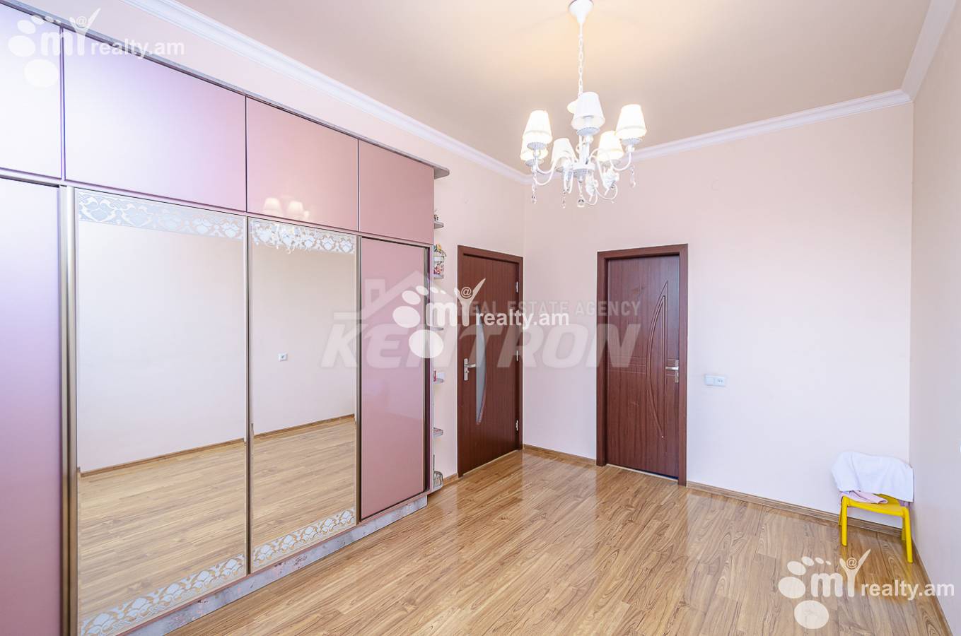 4 bedroom apartment for sale Tsarav Aghbyur St, Avan Yerevan, 151914