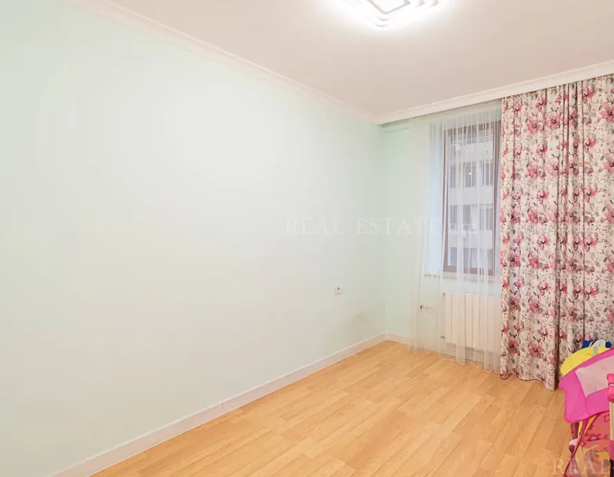 4 bedroom apartment for sale Aram St, Center Yerevan, 159820