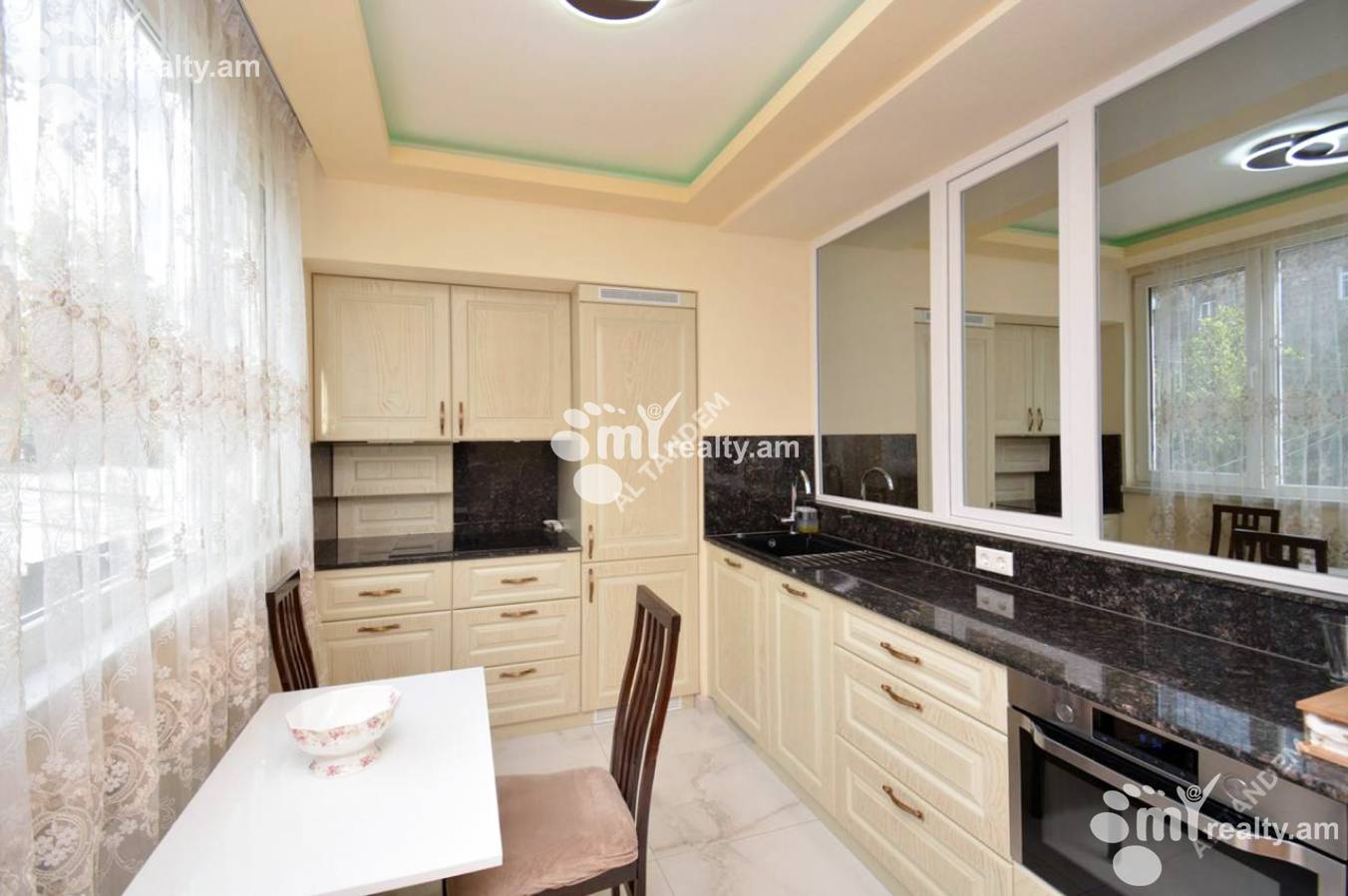 3 սենյականոց բնակարան վարձով Մոսկովյան փող, Կենտրոն Երևան, 160061