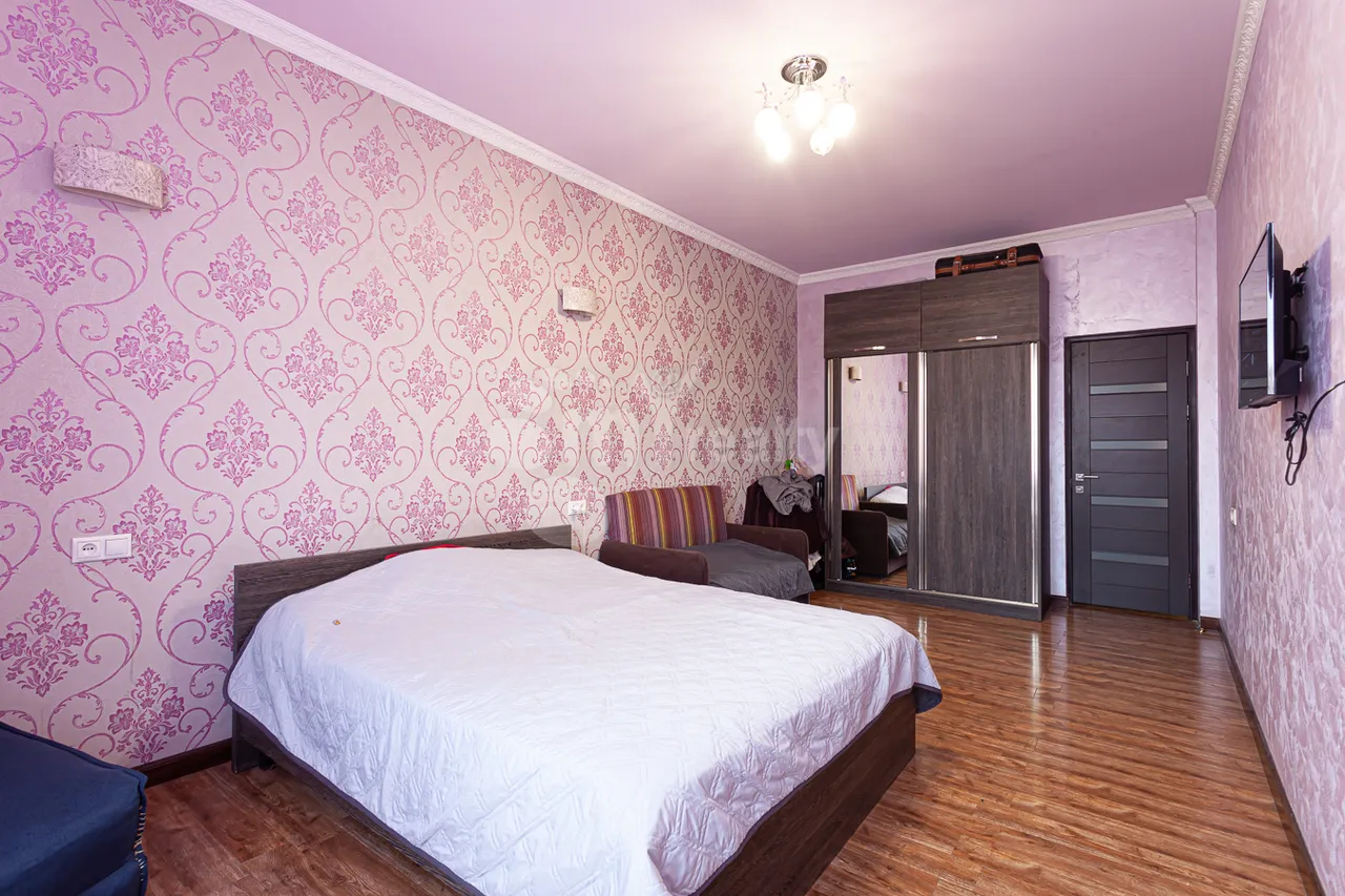 4 bedroom apartment for sale Antarayin St, Center Yerevan, 160812
