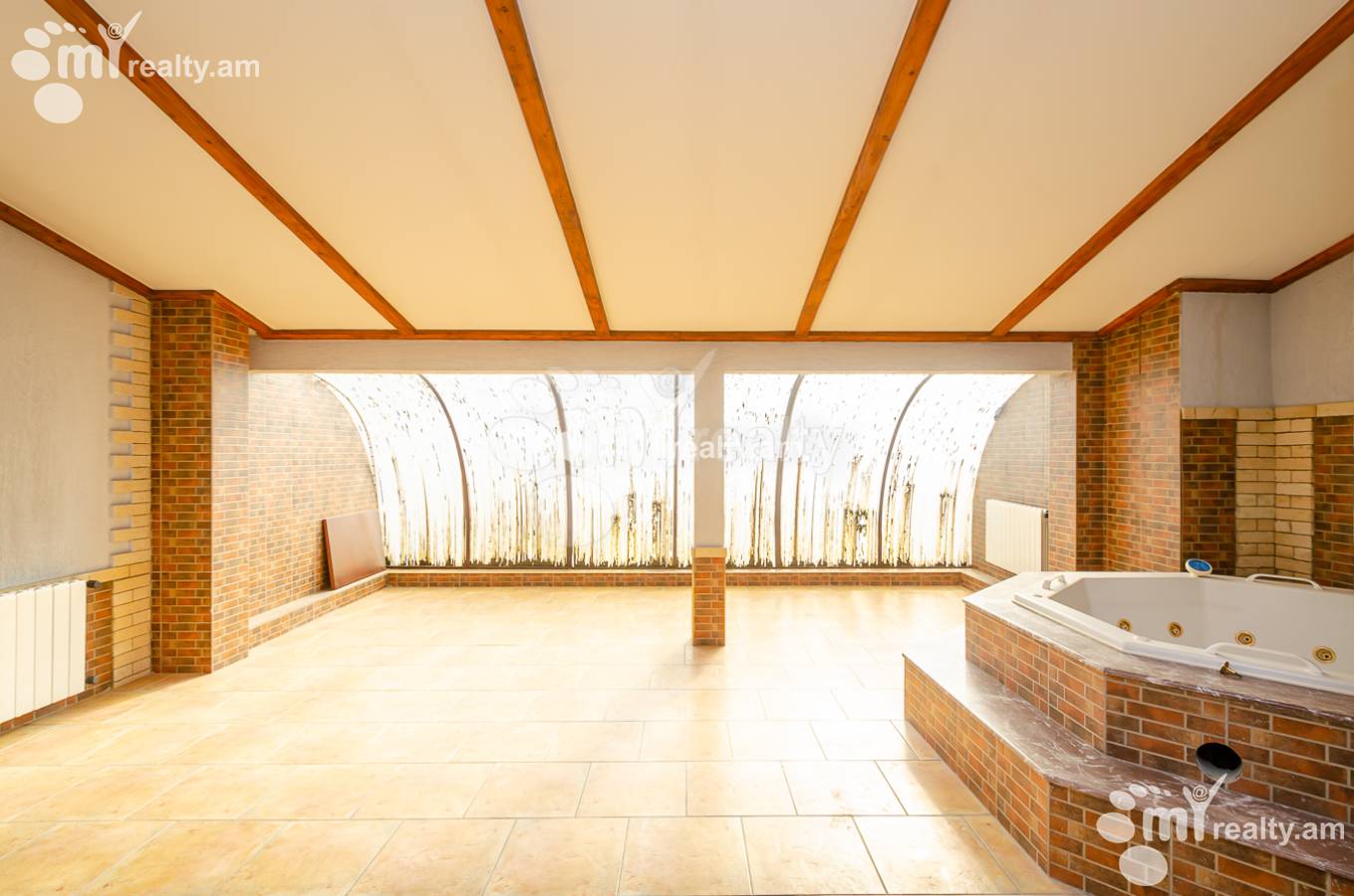 Снять 4 комнатную квартиру Закян ул, Центр Ереван, 154259