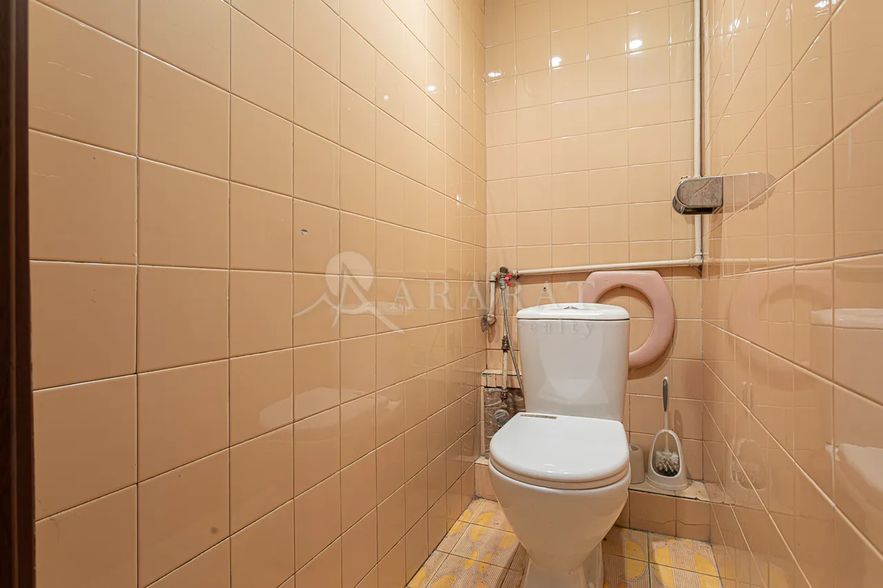 3 bedroom apartment for sale E. Qochar St, Center Yerevan, 157683