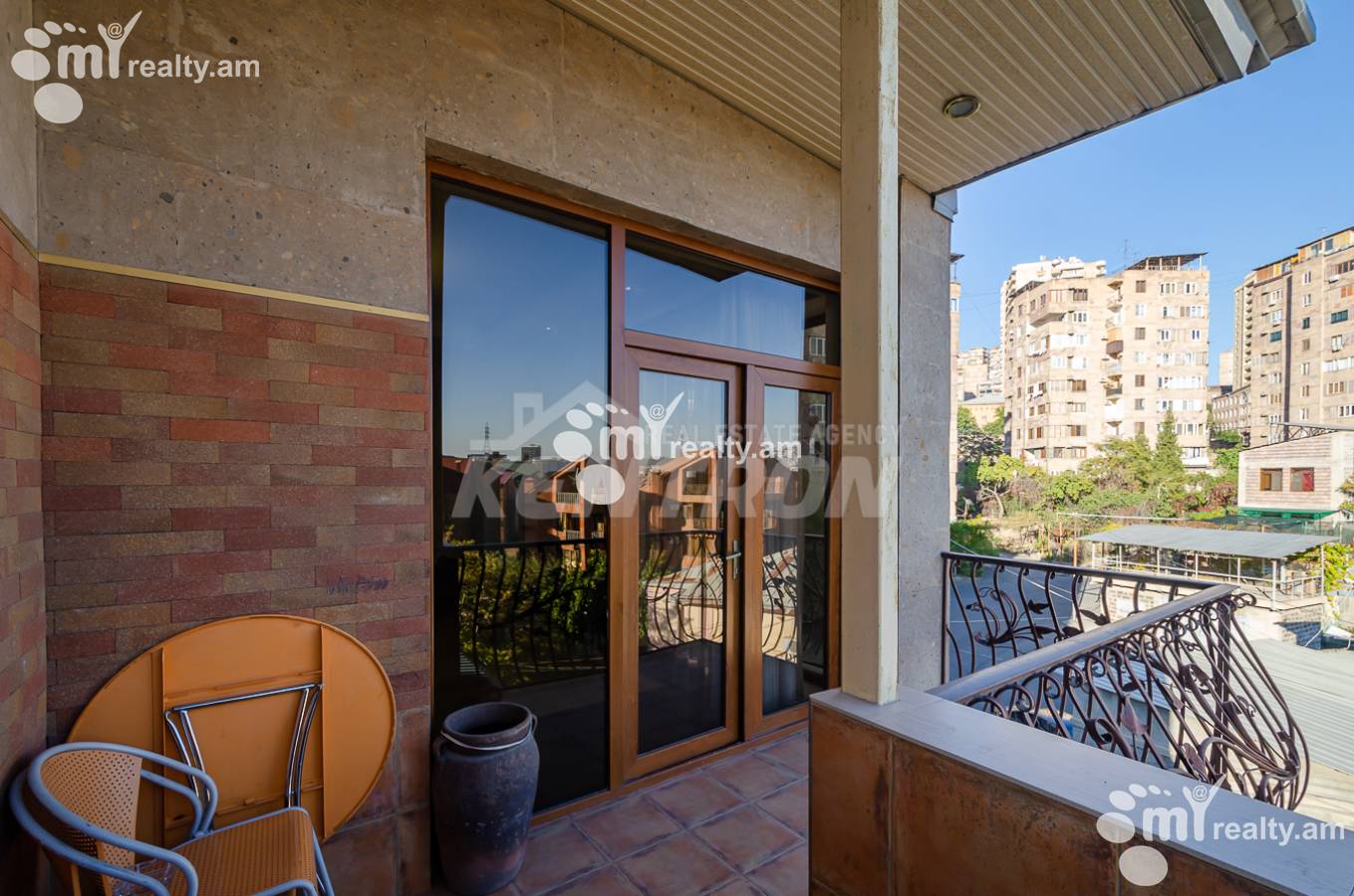 4 bedroom apartment for sale خیابان آیگِدزور, عربگیر ایروان, 155336