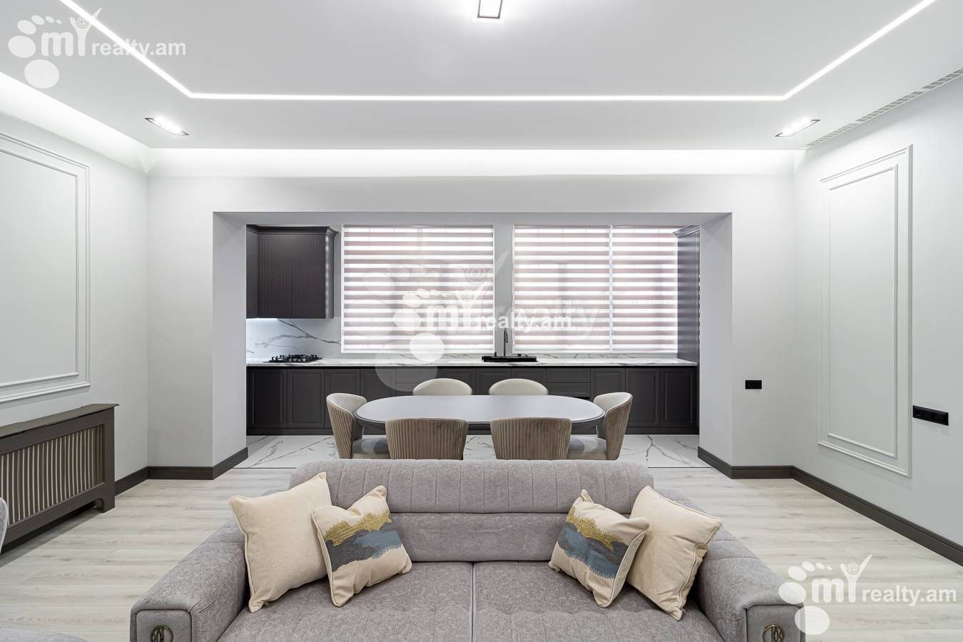 2 սենյականոց բնակարան  Հանրապետության փող, Կենտրոն Երևան, 153766