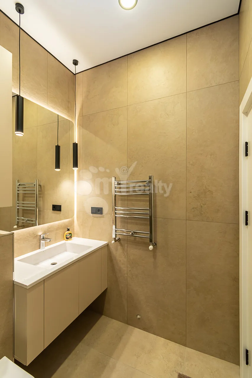 2 սենյականոց բնակարան վարձով Այգեստան 2րդ փող, Կենտրոն Երևան, 160023