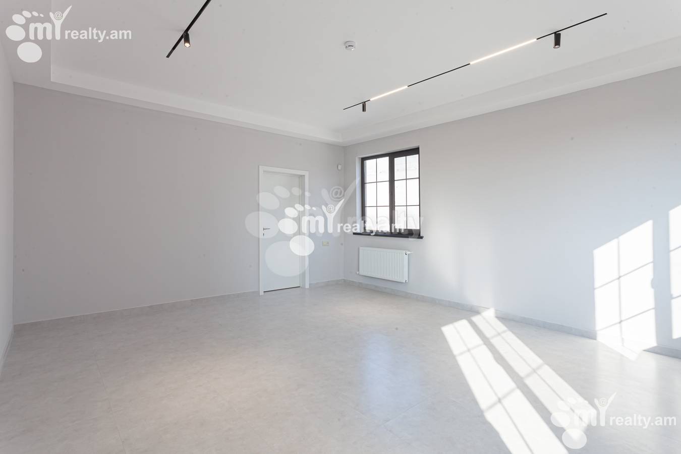 Снять коммерческoе помещение Исаков пр, Центр Ереван, 154555