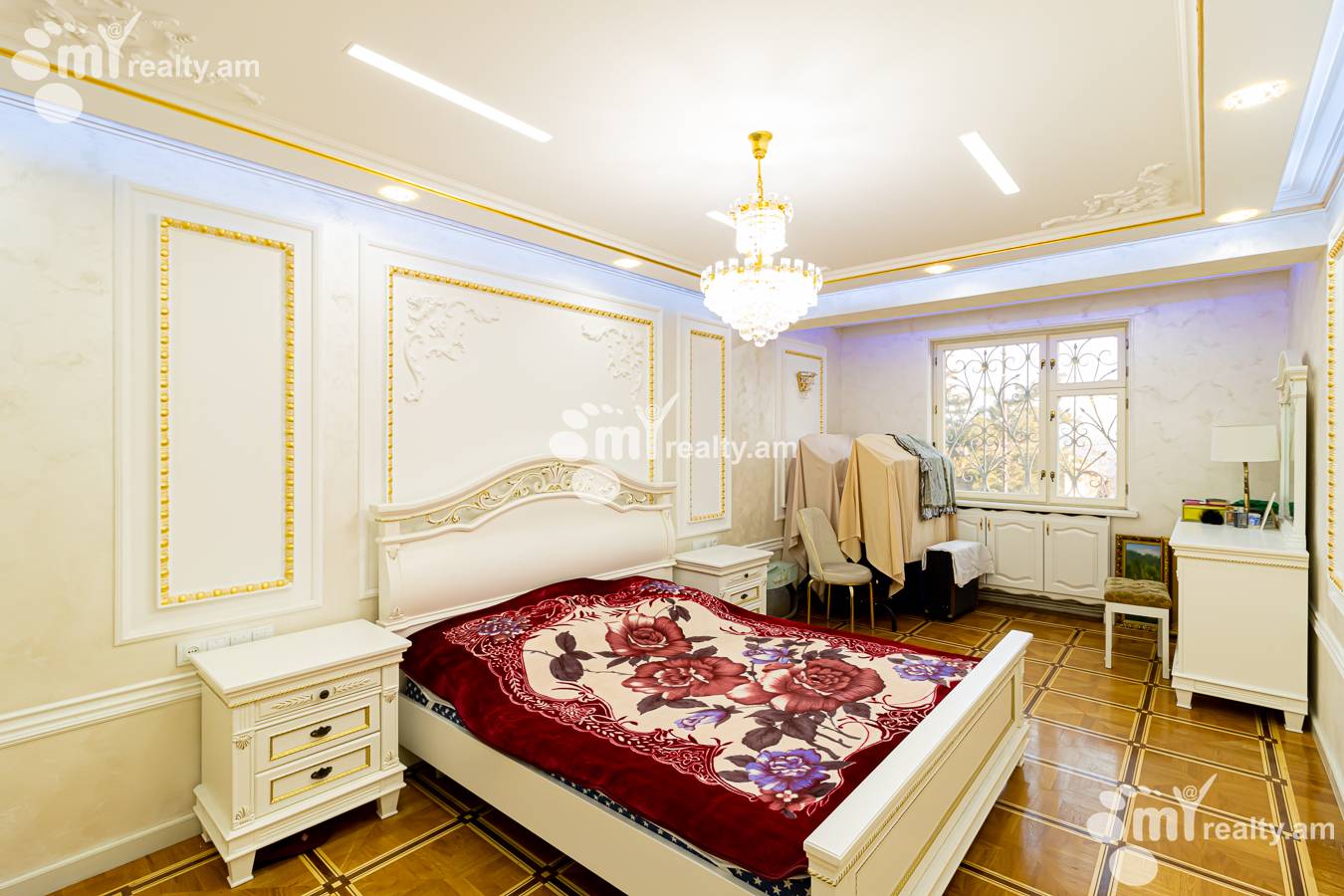 Купить 4 комнатную квартиру Орбели Ехбайрнери ул, Арабкир Ереван, 154537