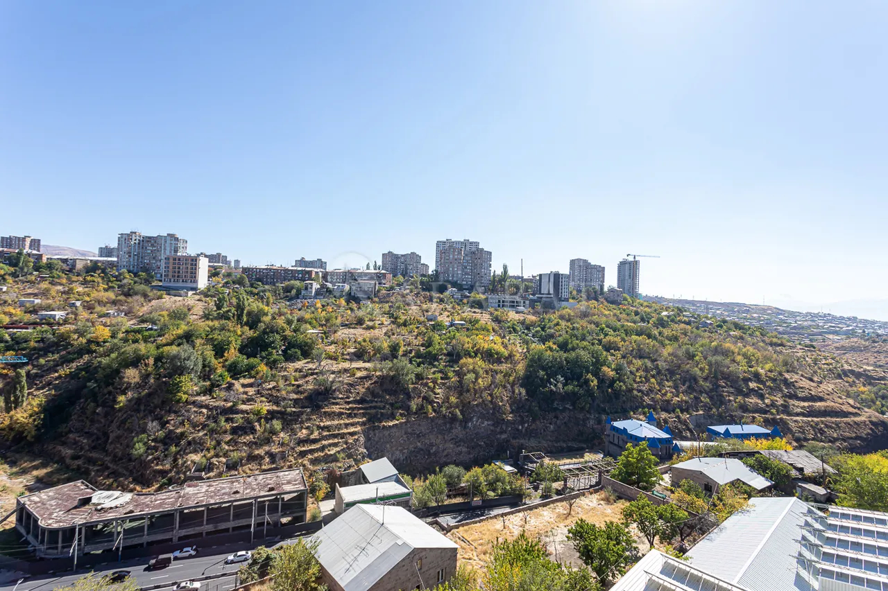 4 bedroom apartment for sale Emineski St, Kanaqer-Zeytun Yerevan, 157244