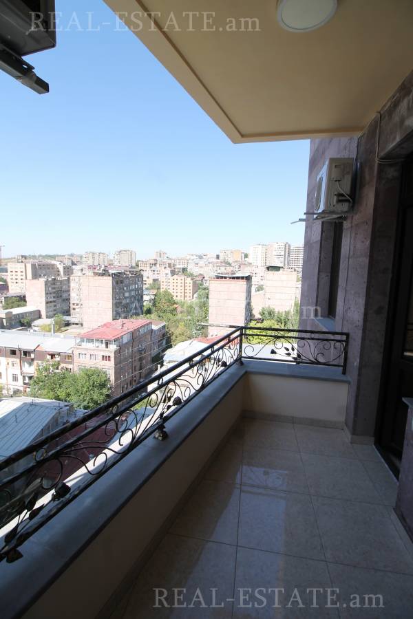 3 սենյականոց բնակարան  Մաշտոցի պող, Կենտրոն Երևան, 85314