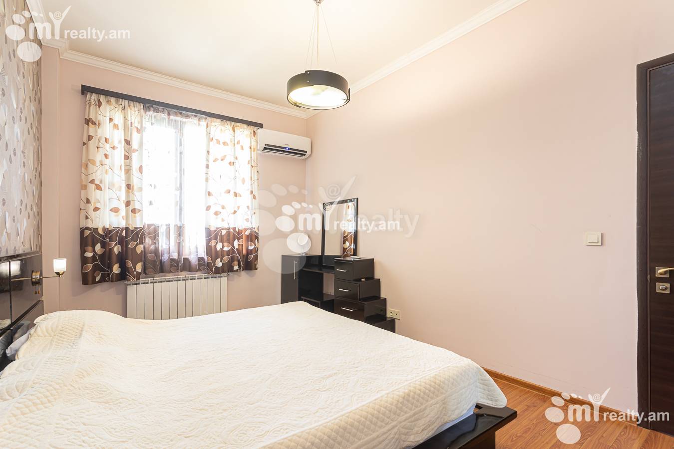 4 bedroom apartment for rent Antarayin St, Center Yerevan, 156170
