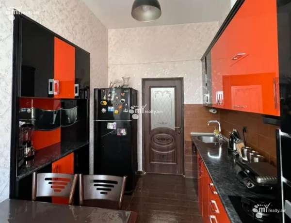 3-senyakanoc-bnakaran-vacharq-Yerevan-Center
