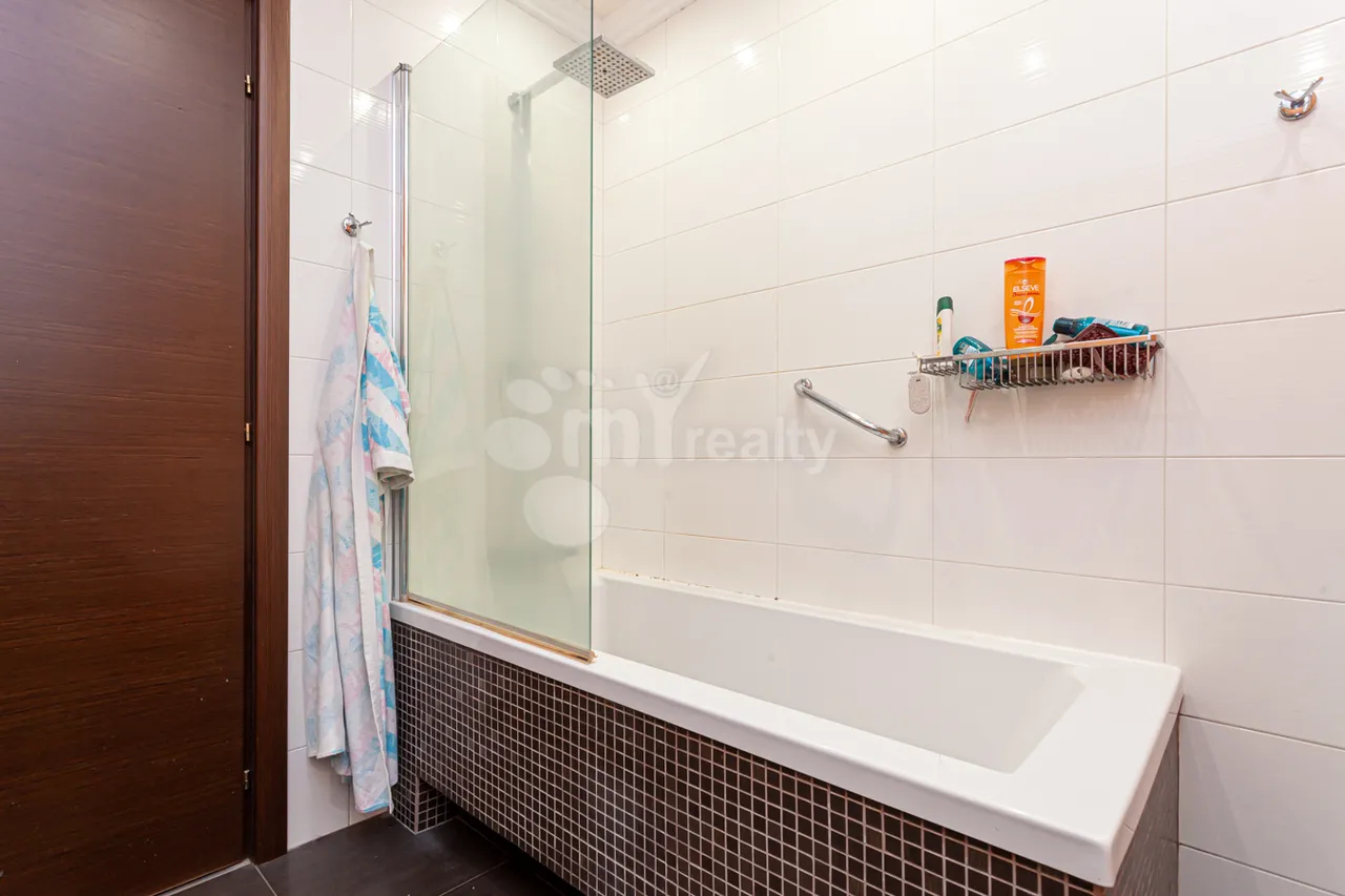 3 bedroom apartment for rent Northern (Hyusisayin)  Ave, Center Yerevan, 158432