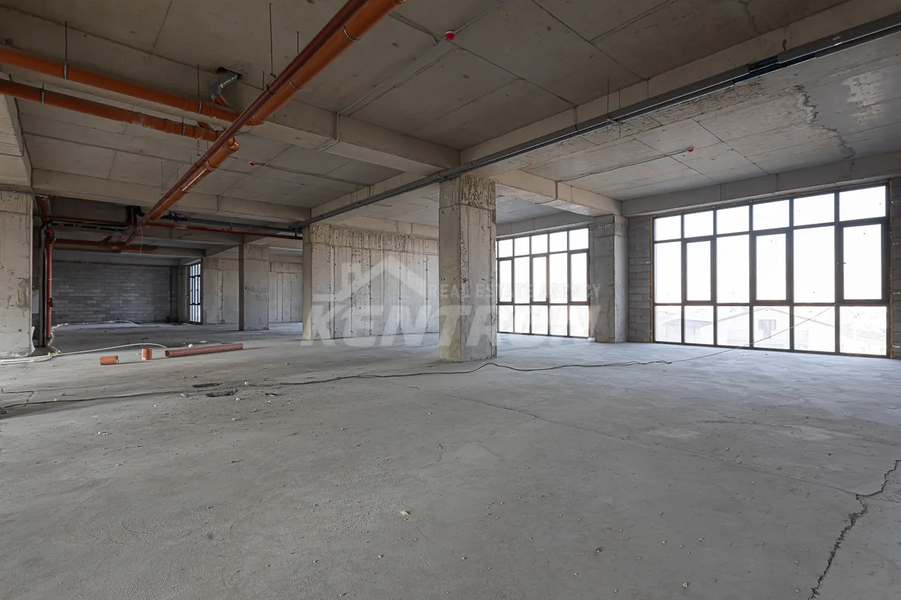 Commercial property for sale Paruyr Sevak  dis. 17 street, Awan Yerevan, 157751