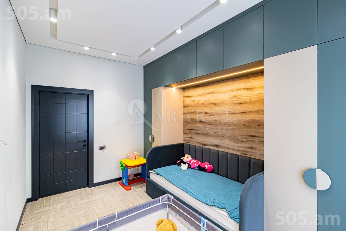 3 սենյականոց բնակարան  Դավիթ Անհաղթի փող, Քանաքեռ-Զեյթուն Երևան, 154806