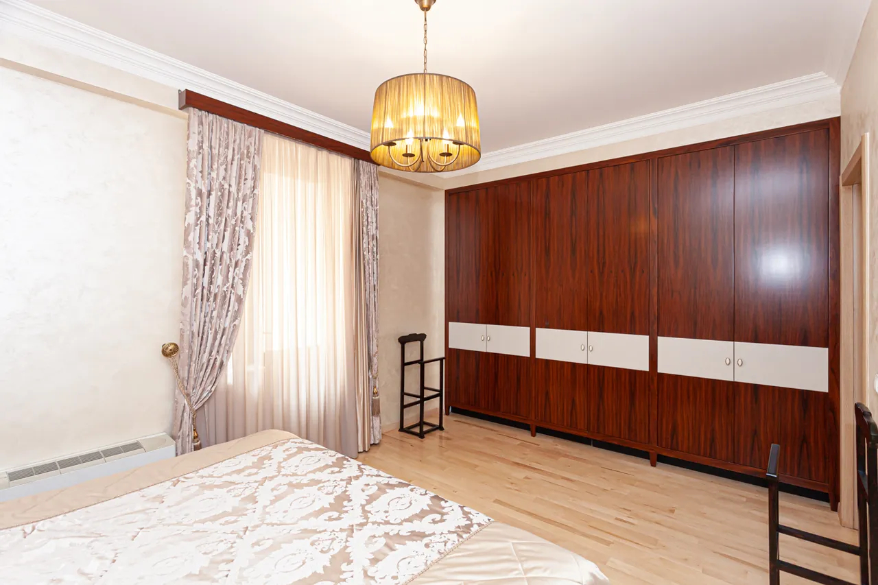 3 bedroom apartment for rent Northern (Hyusisayin)  Ave, Center Yerevan, 158853