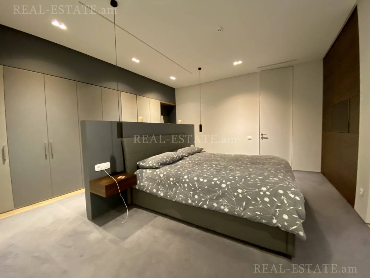 Купить 4 комнатную квартиру Антараин ул, Центр Ереван, 107579