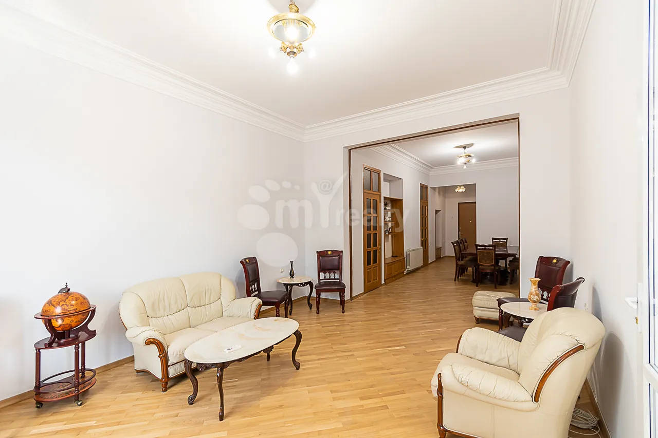 3 bedroom apartment for rent Moskovyan St, Center Yerevan, 161727
