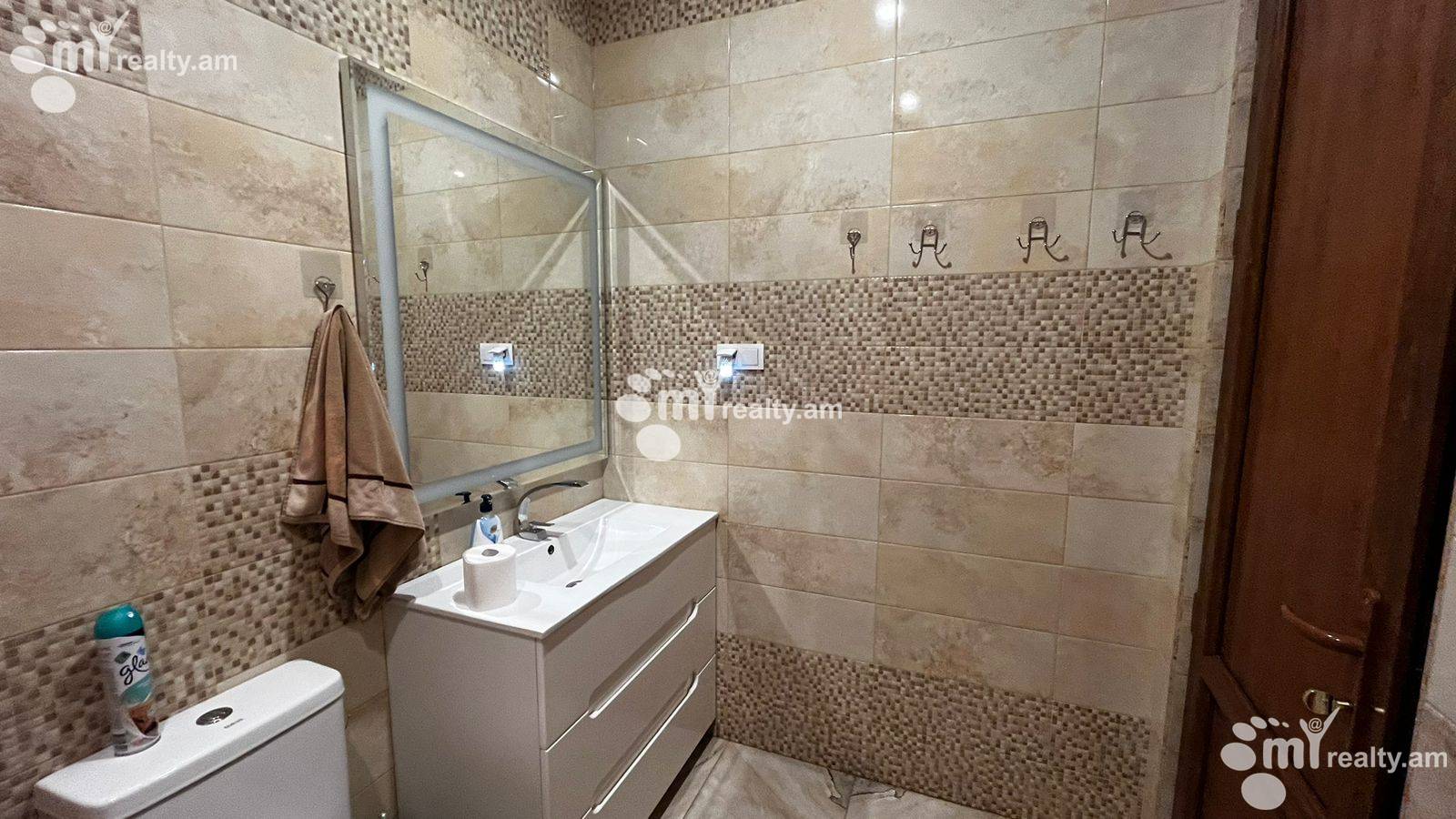 4 bedroom apartment for sale Rostom St, Center Yerevan, 160225