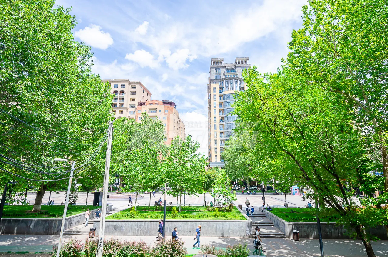 Снять 2 комнатную квартиру Бузанд ул, Центр Ереван, 158904