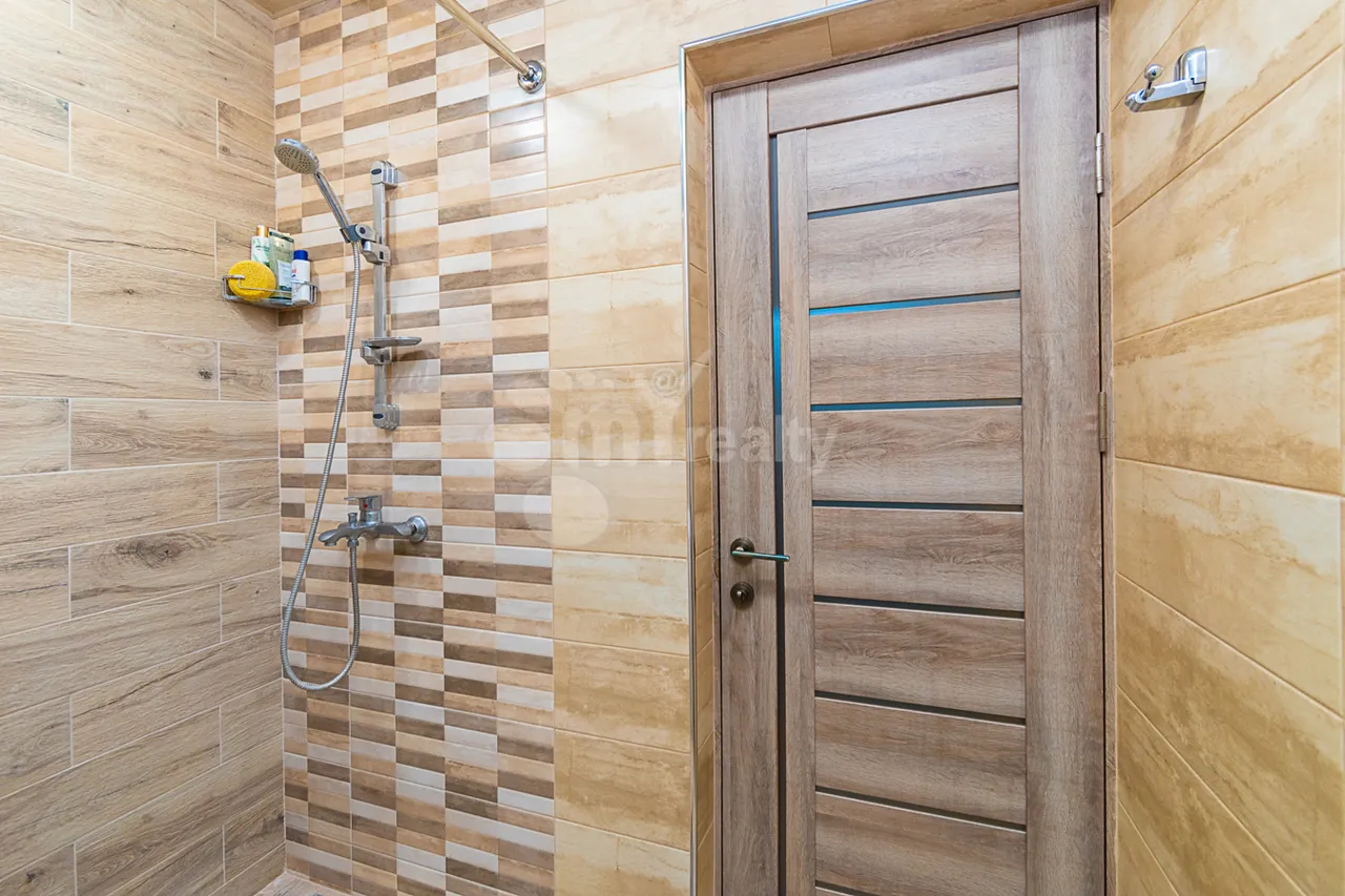 Купить 2 комнатную квартиру Амирян ул, Центр Ереван, 160240