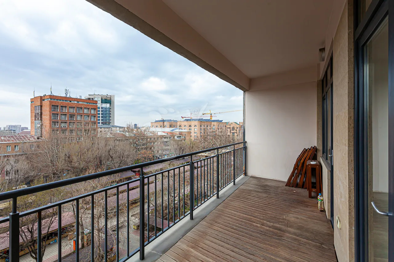 Снять 4 комнатную квартиру Вардананц ул, Центр Ереван, 158842