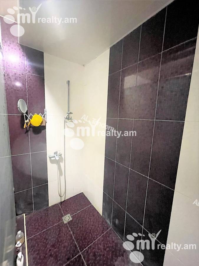 Снять 3 комнатную квартиру Шинарарнер ул, Ачапняк Ереван, 140936