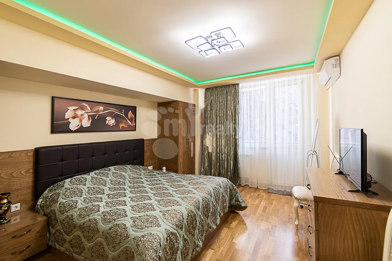 3 bedroom apartment for rent خیابان موسکوویان, مرکز شهر ایروان, 159374