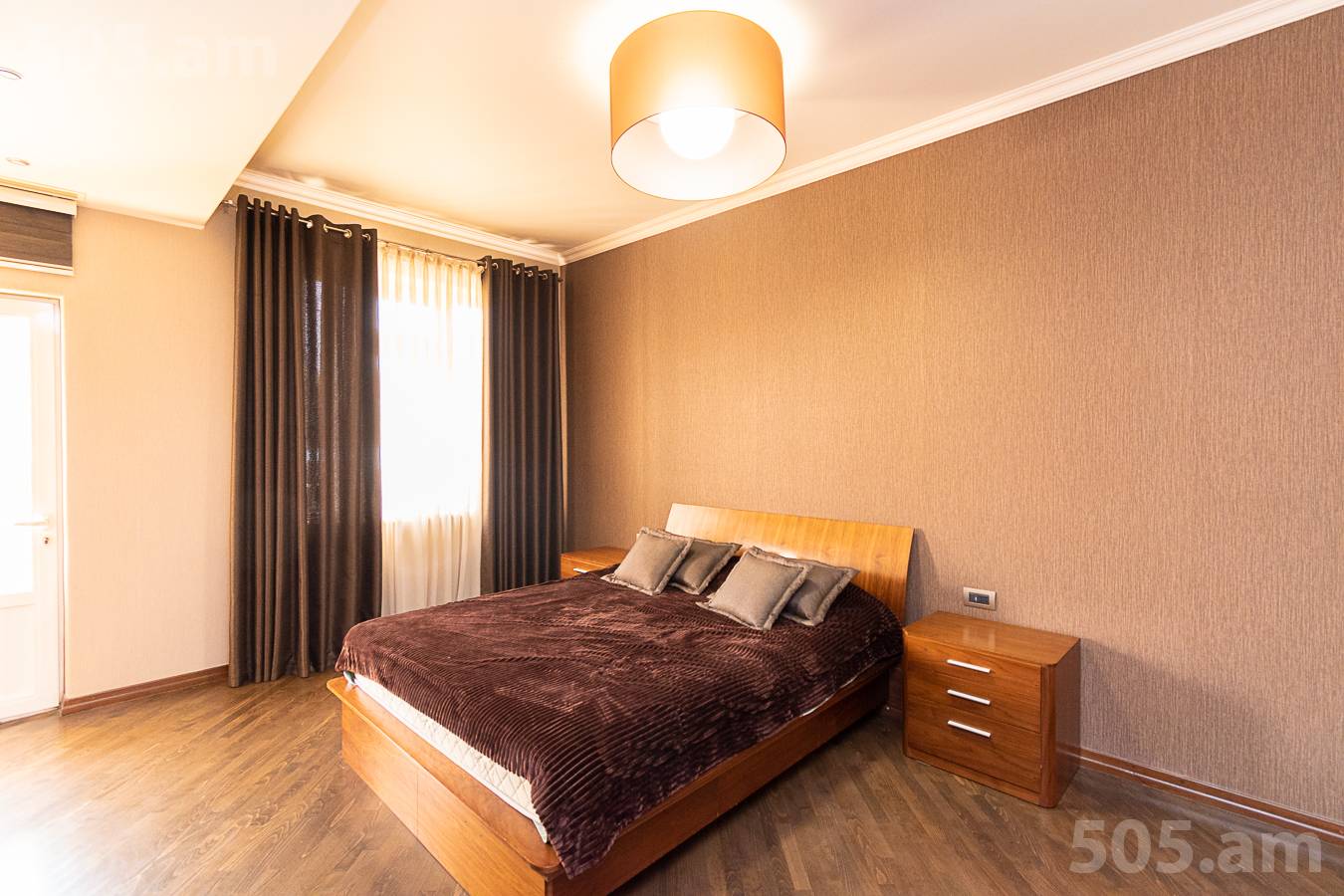6 սենյականոց բնակարան  Ա.Մանուկյան փող, Կենտրոն Երևան, 153026