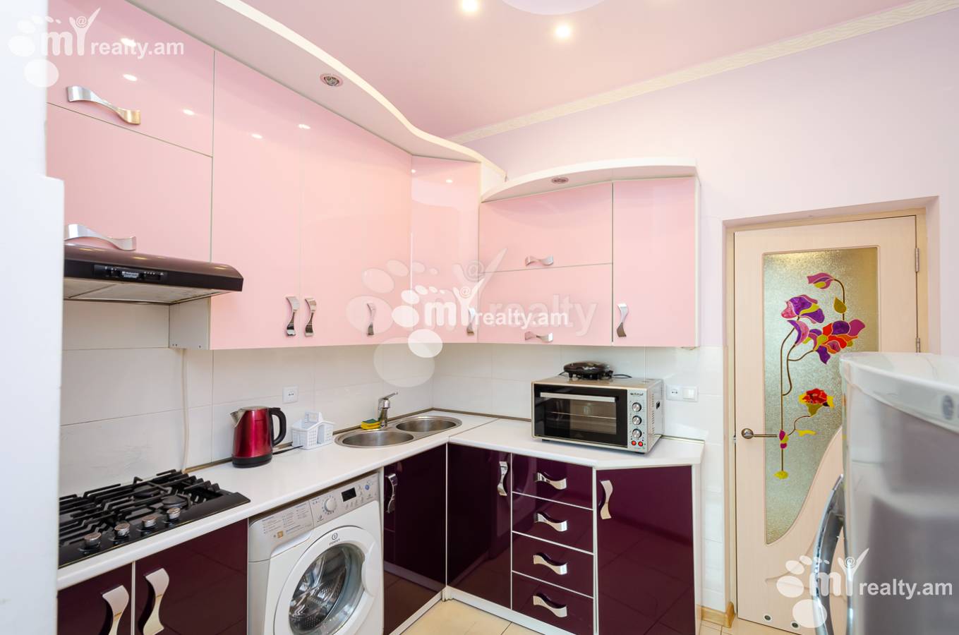 3 bedroom apartment for sale خیابان کومیتاس, عربگیر ایروان, 150497