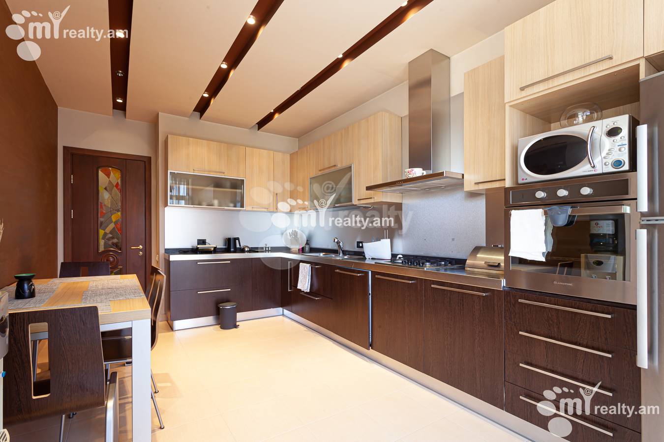 4 սենյականոց բնակարան  Դ. Դեմիրճյան փող, Կենտրոն Երևան, 155795