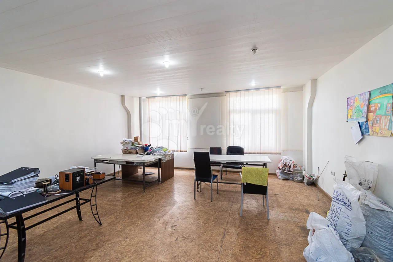 Commercial property for sale Fuchik St, Ajapnyak Yerevan, 160372