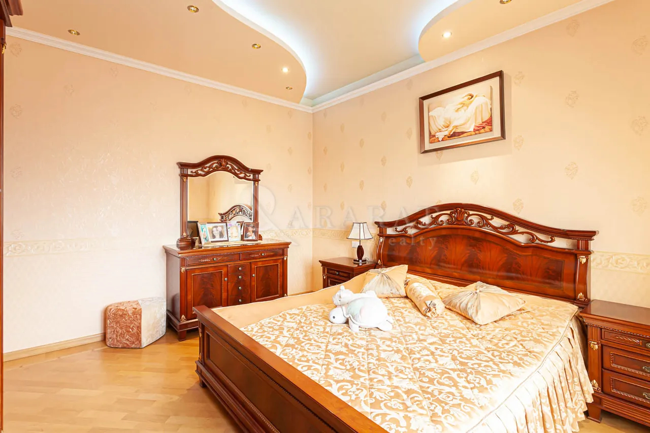 House for sale Pirumyans St, Davtachène Yerevan, 157262