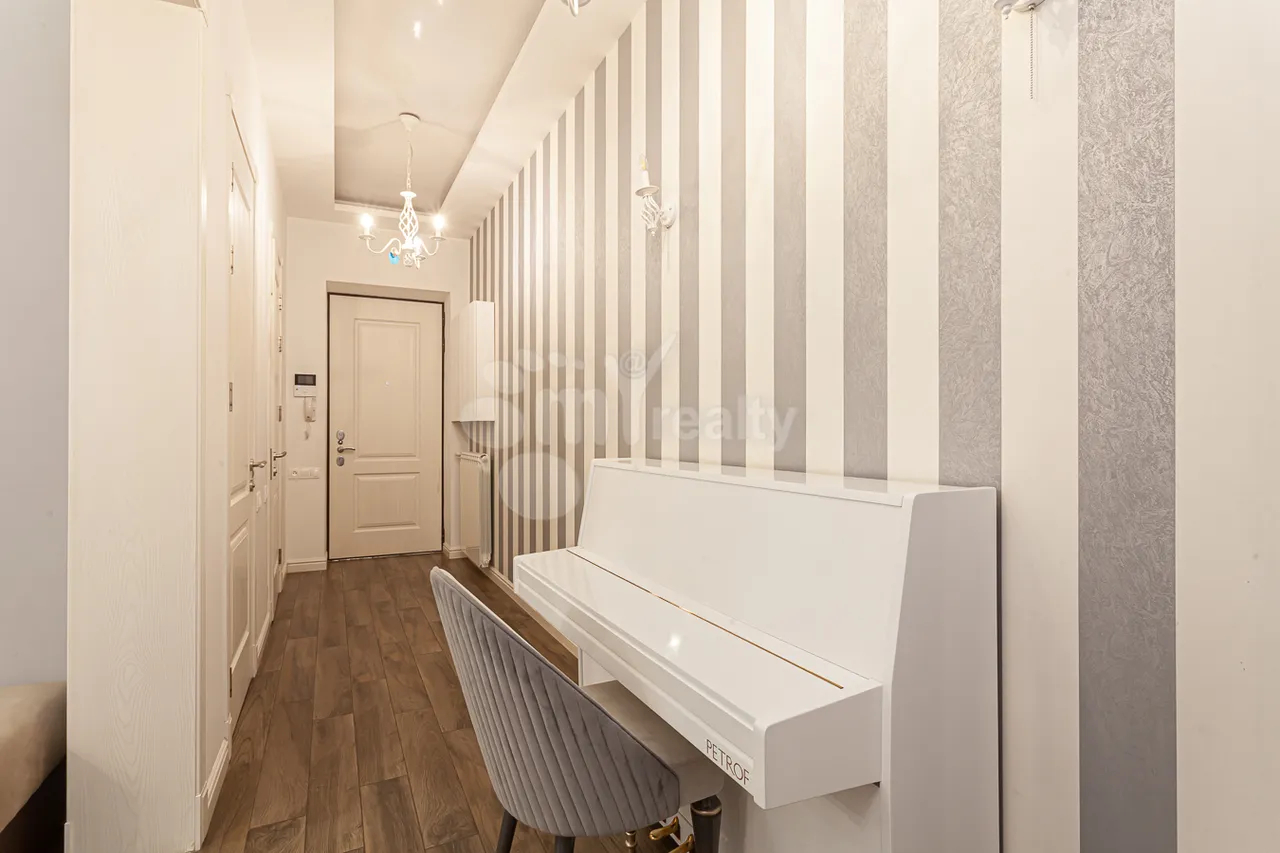 3 bedroom apartment for sale Mashtots Ave, Center Yerevan, 157546