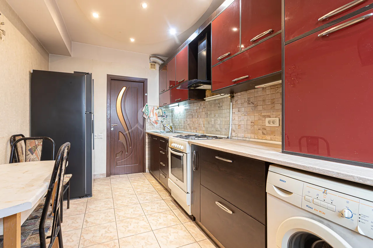 3 bedroom apartment for sale E. Qochar St, Center Yerevan, 157683