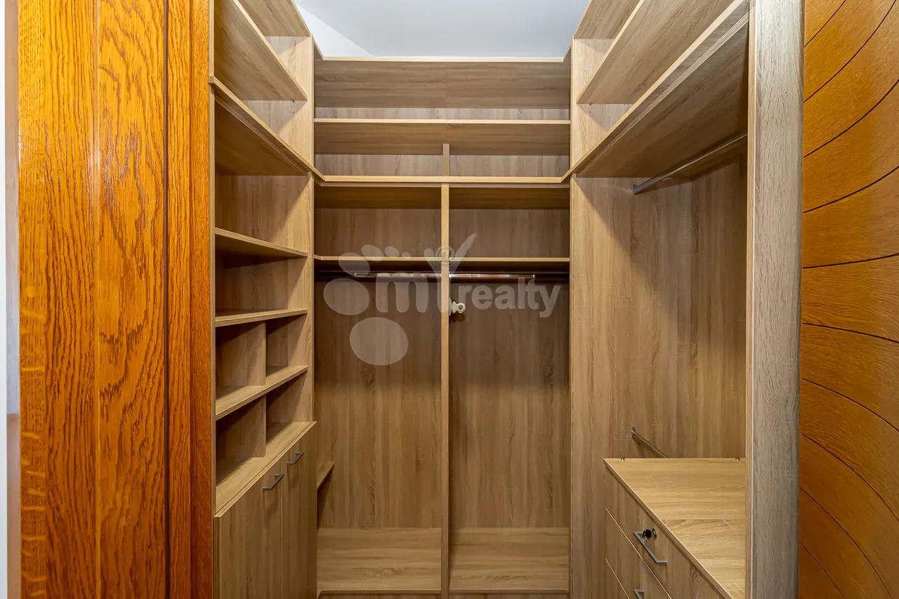 4 bedroom apartment for sale D. Demirchyan St, Center Yerevan, 157282