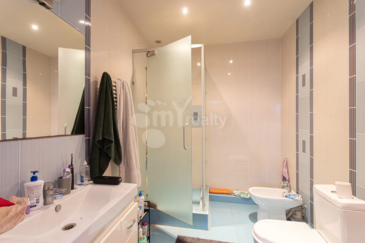 4 bedroom apartment for sale A. Avetisyan St, Arabkir Yerevan, 159612