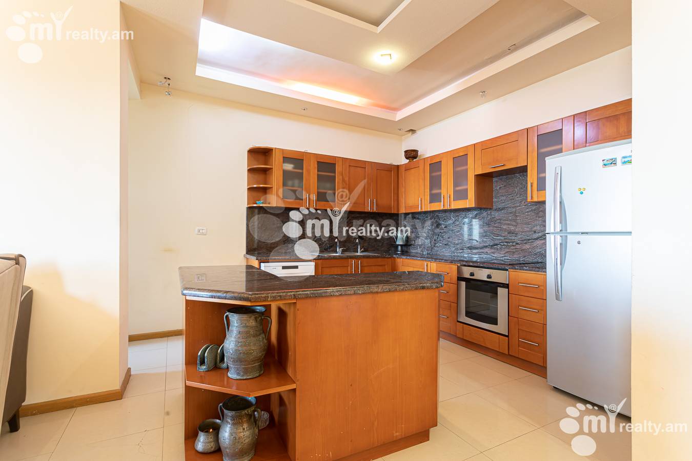 3 bedroom apartment for rent Antarayin St, Center Yerevan, 157000