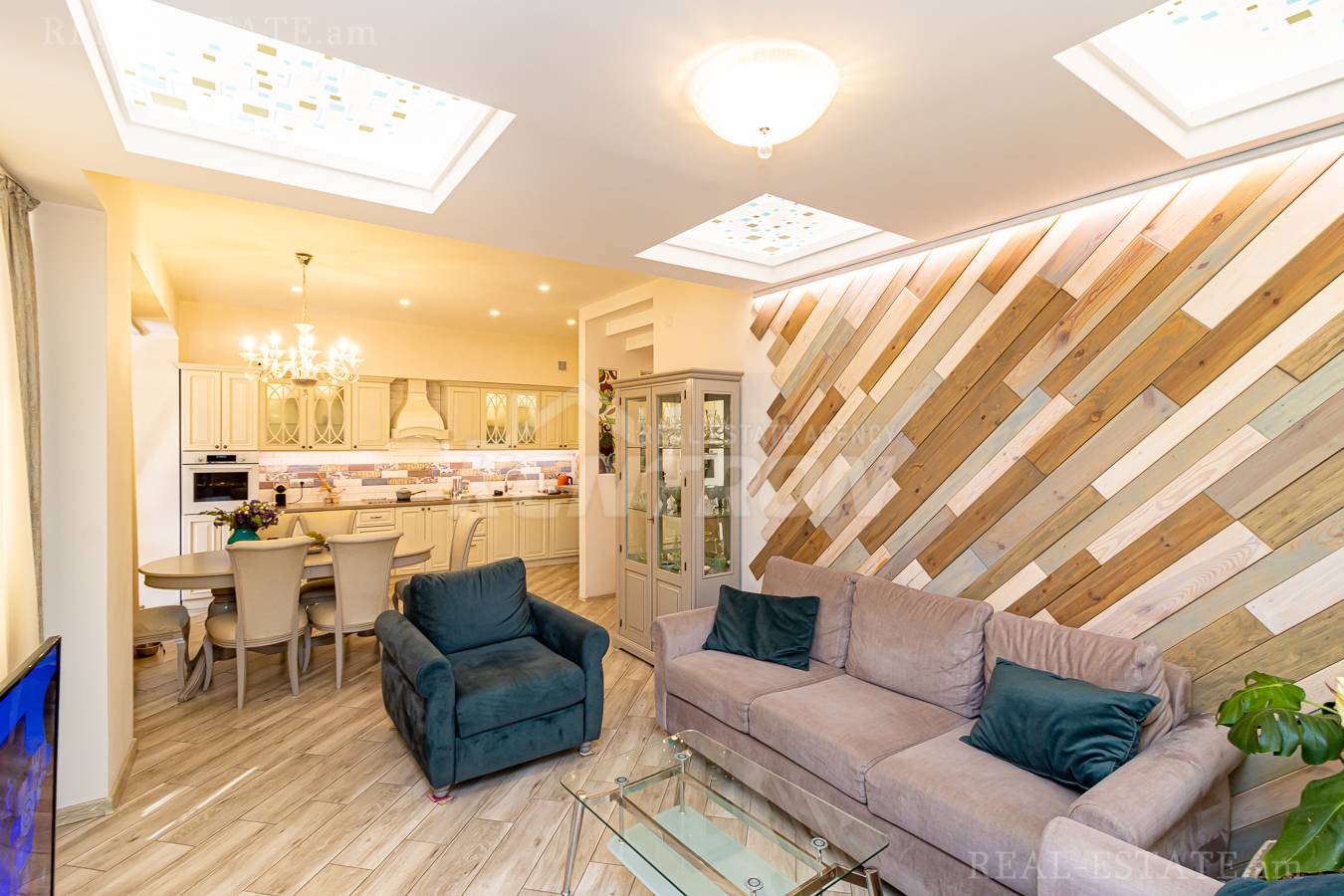 4 սենյականոց բնակարան  Ադոնց փող, Արաբկիր Երևան, 139908