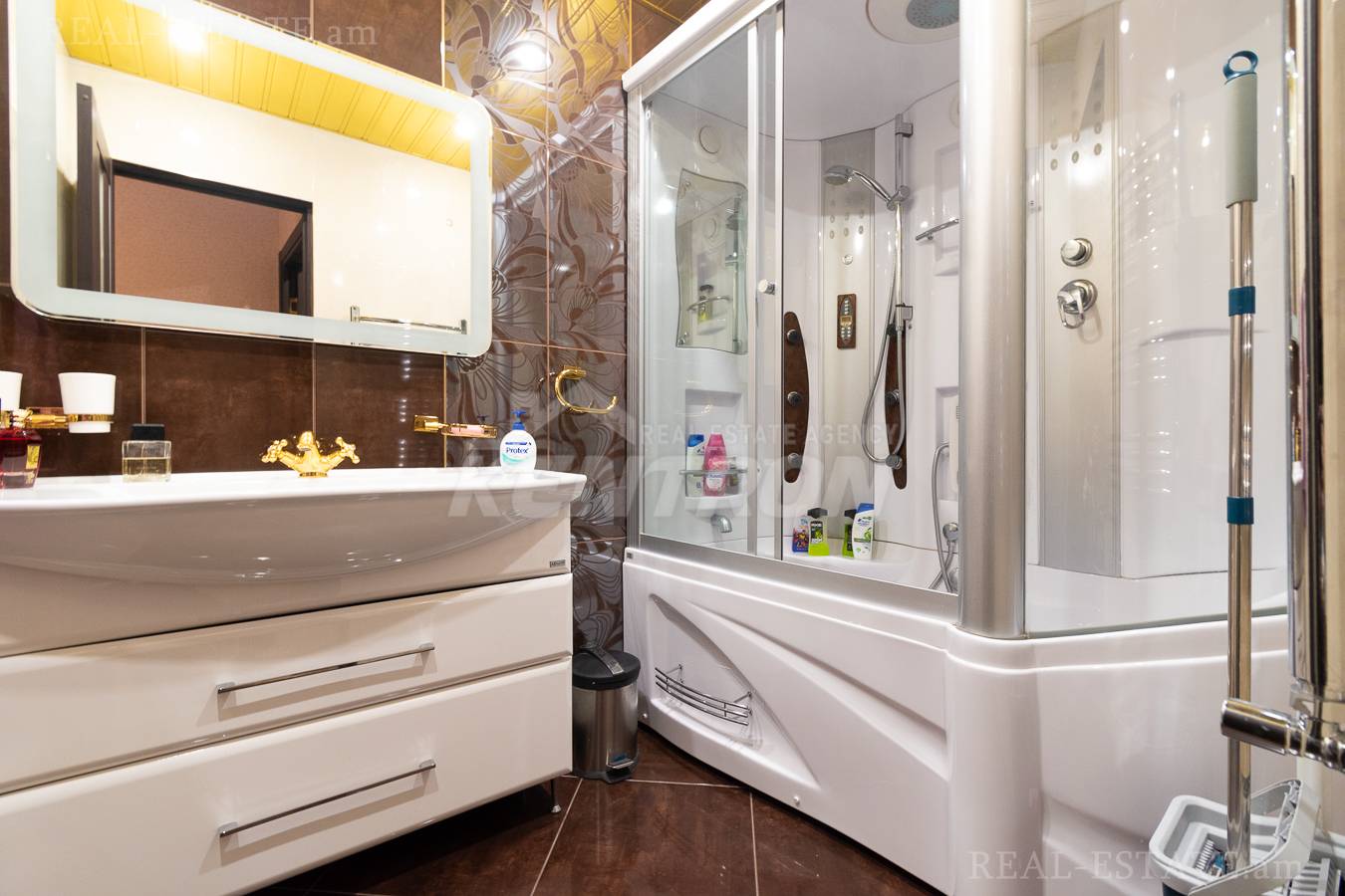 3 սենյականոց բնակարան  Մոլդովական փող, Նոր Նորք Երևան, 137933